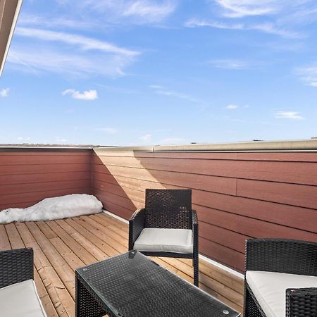 Globalstay New Apartments In Cranbrook Free Street Parking YYC Esterno foto