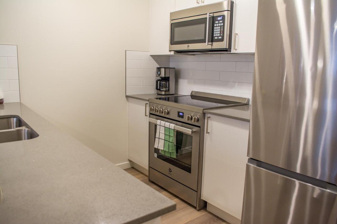 Globalstay New Apartments In Cranbrook Free Street Parking YYC Esterno foto