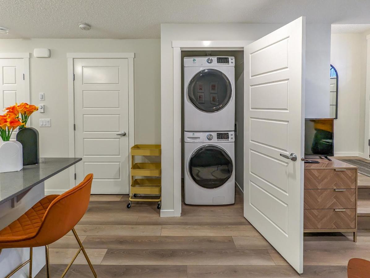 Globalstay New Apartments In Cranbrook Free Street Parking YYC Esterno foto