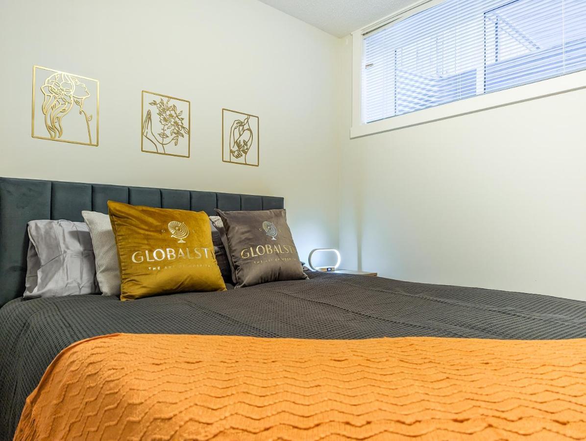 Globalstay New Apartments In Cranbrook Free Street Parking YYC Esterno foto