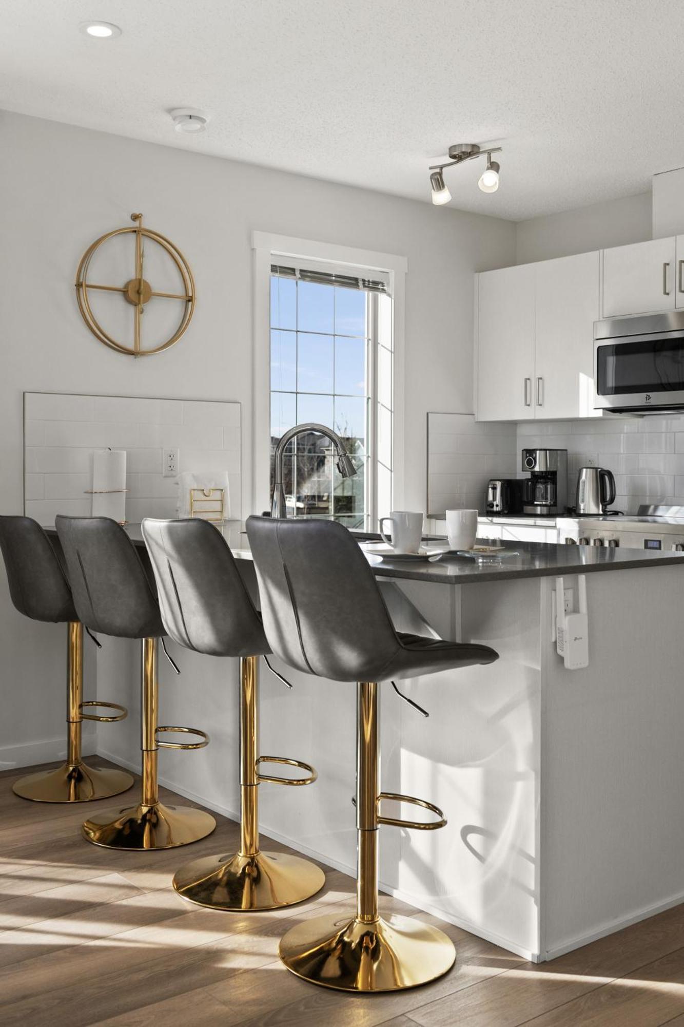 Globalstay New Apartments In Cranbrook Free Street Parking YYC Esterno foto