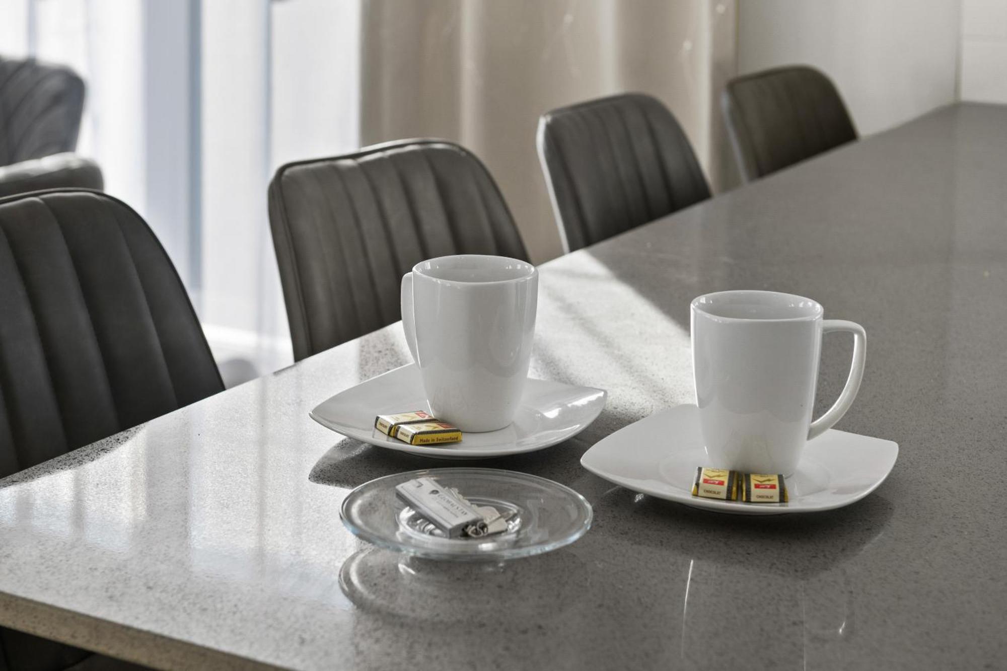 Globalstay New Apartments In Cranbrook Free Street Parking YYC Esterno foto