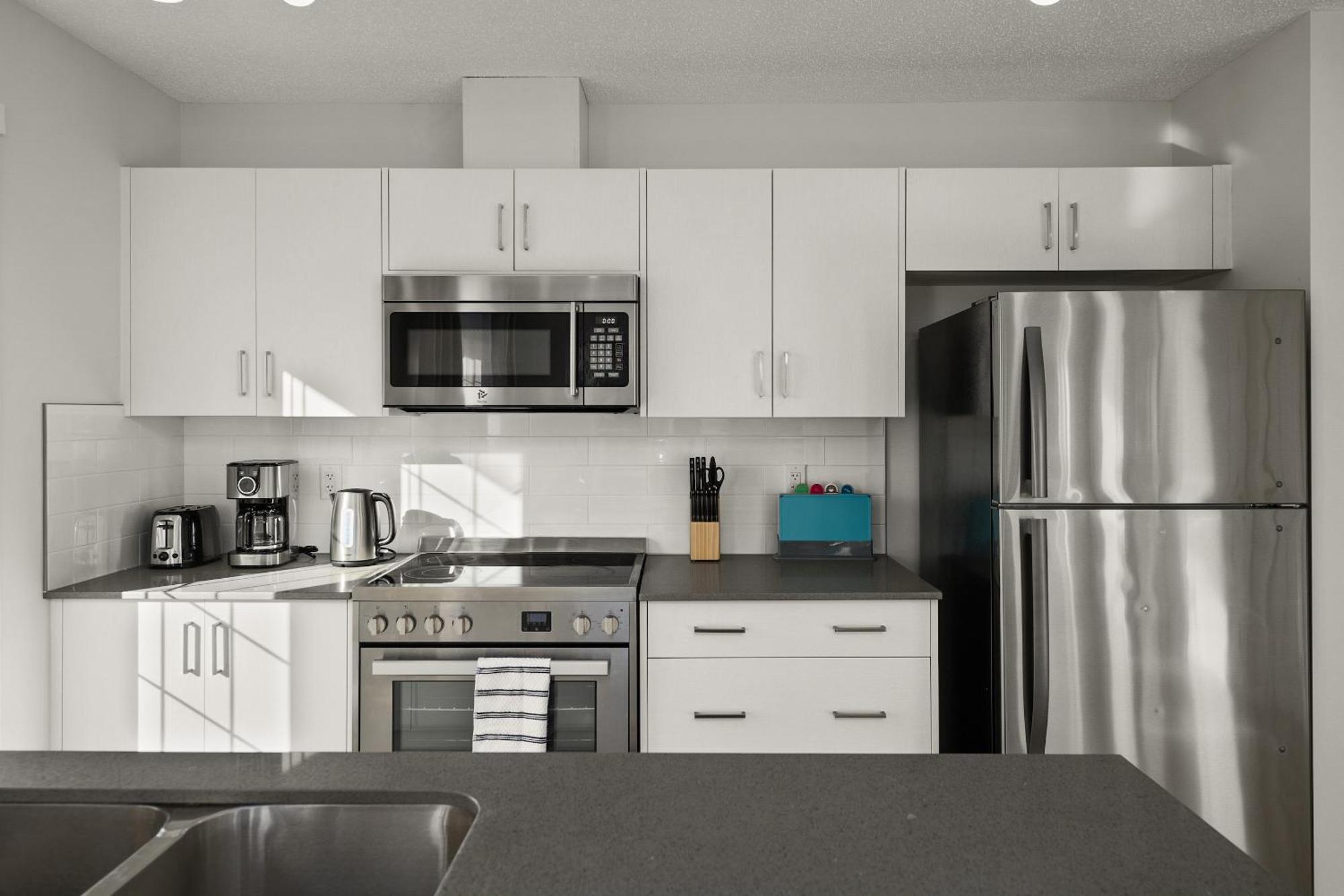Globalstay New Apartments In Cranbrook Free Street Parking YYC Esterno foto