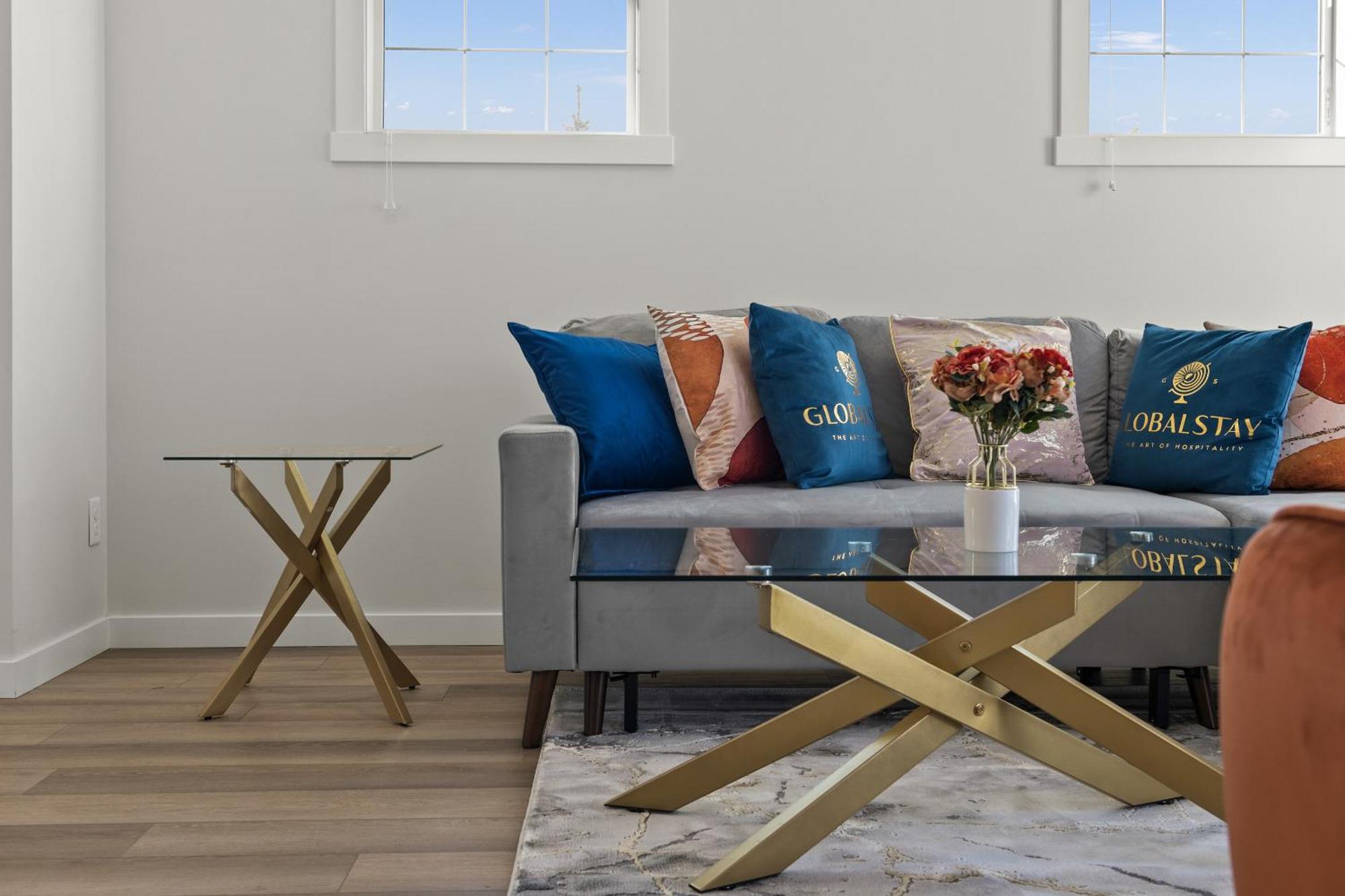 Globalstay New Apartments In Cranbrook Free Street Parking YYC Esterno foto