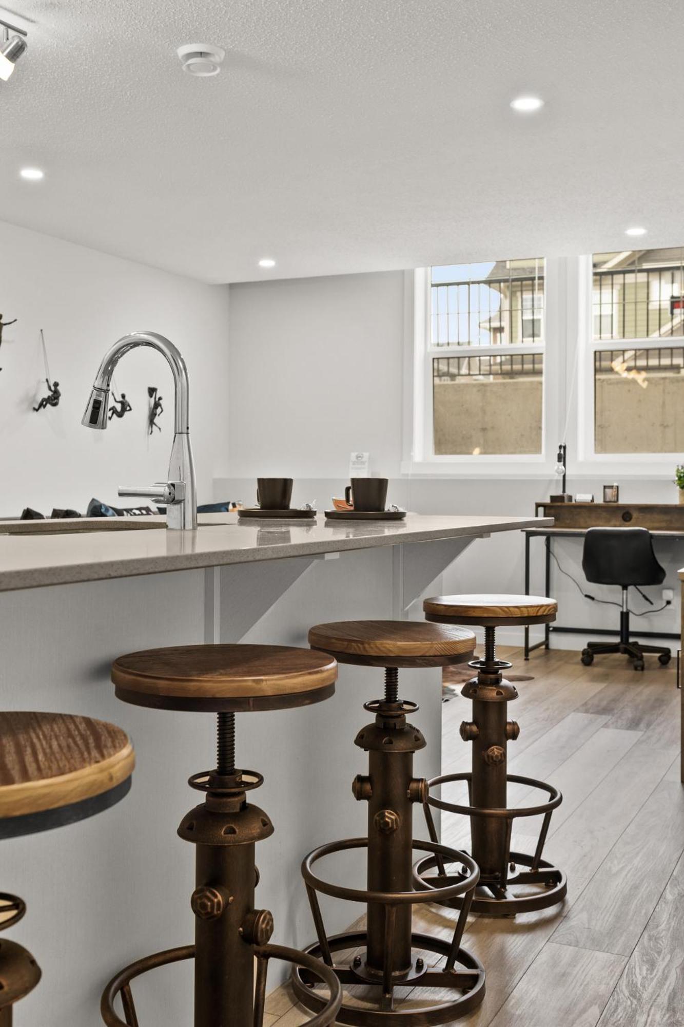 Globalstay New Apartments In Cranbrook Free Street Parking YYC Esterno foto
