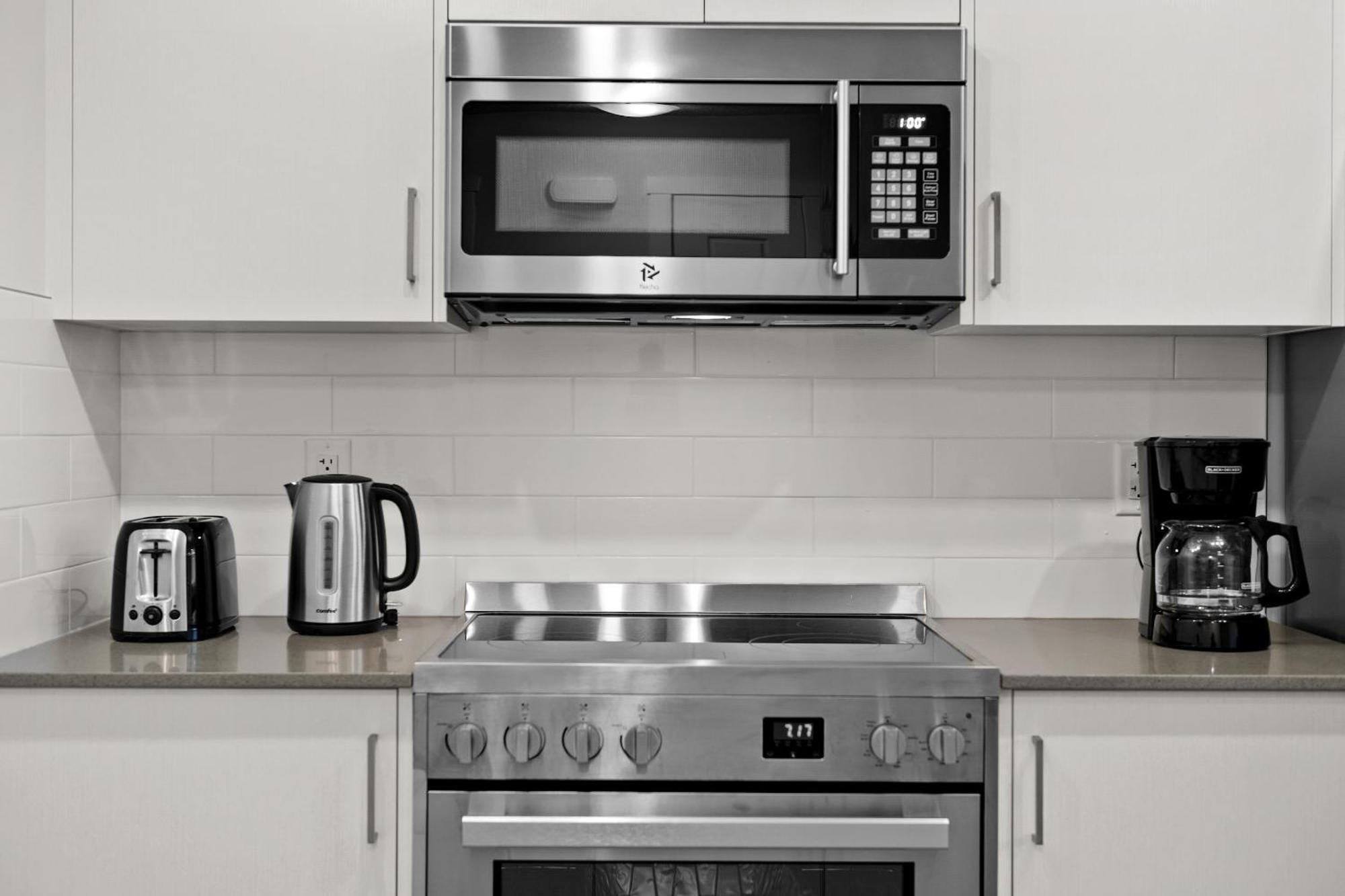 Globalstay New Apartments In Cranbrook Free Street Parking YYC Esterno foto