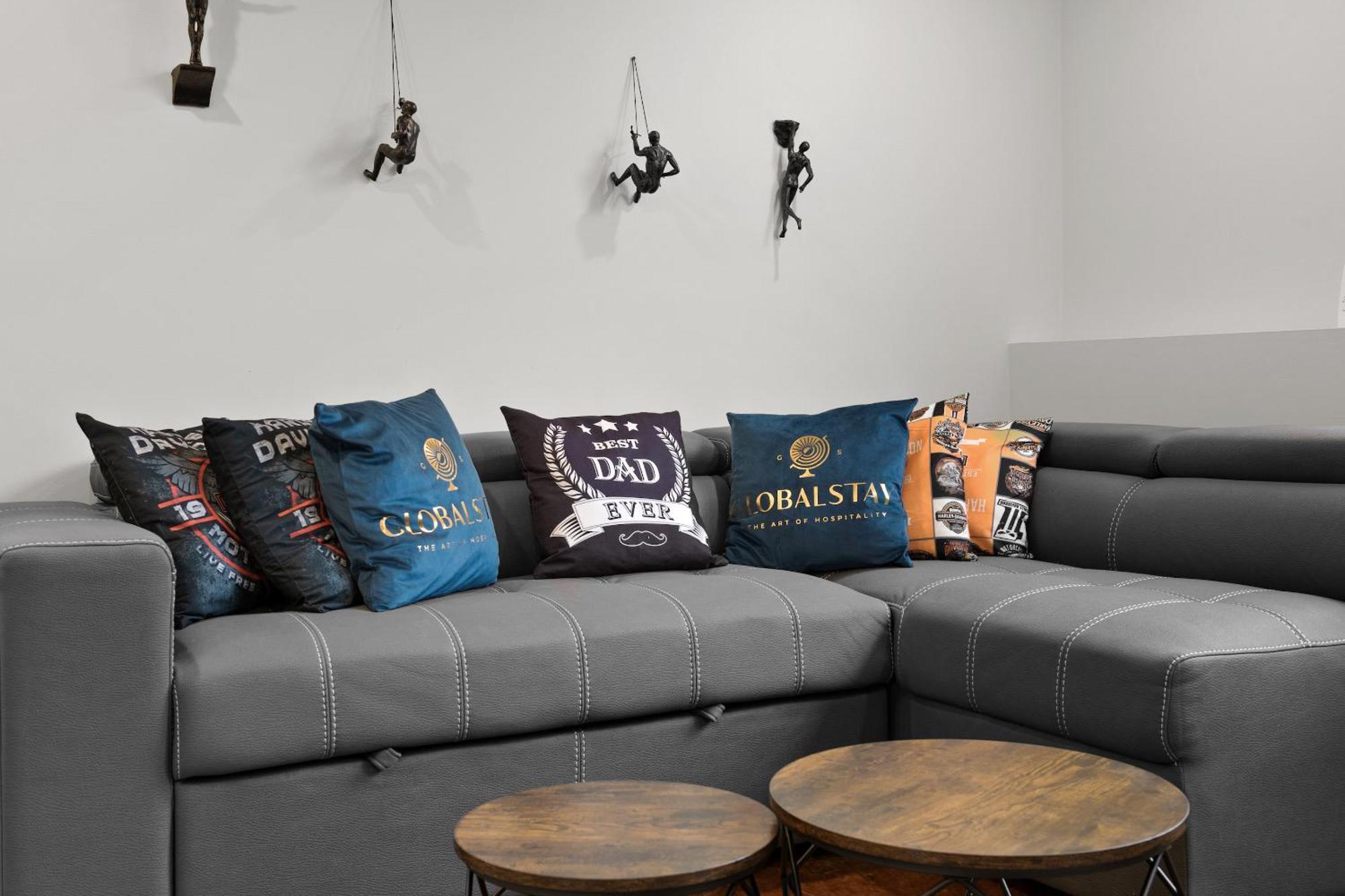 Globalstay New Apartments In Cranbrook Free Street Parking YYC Esterno foto