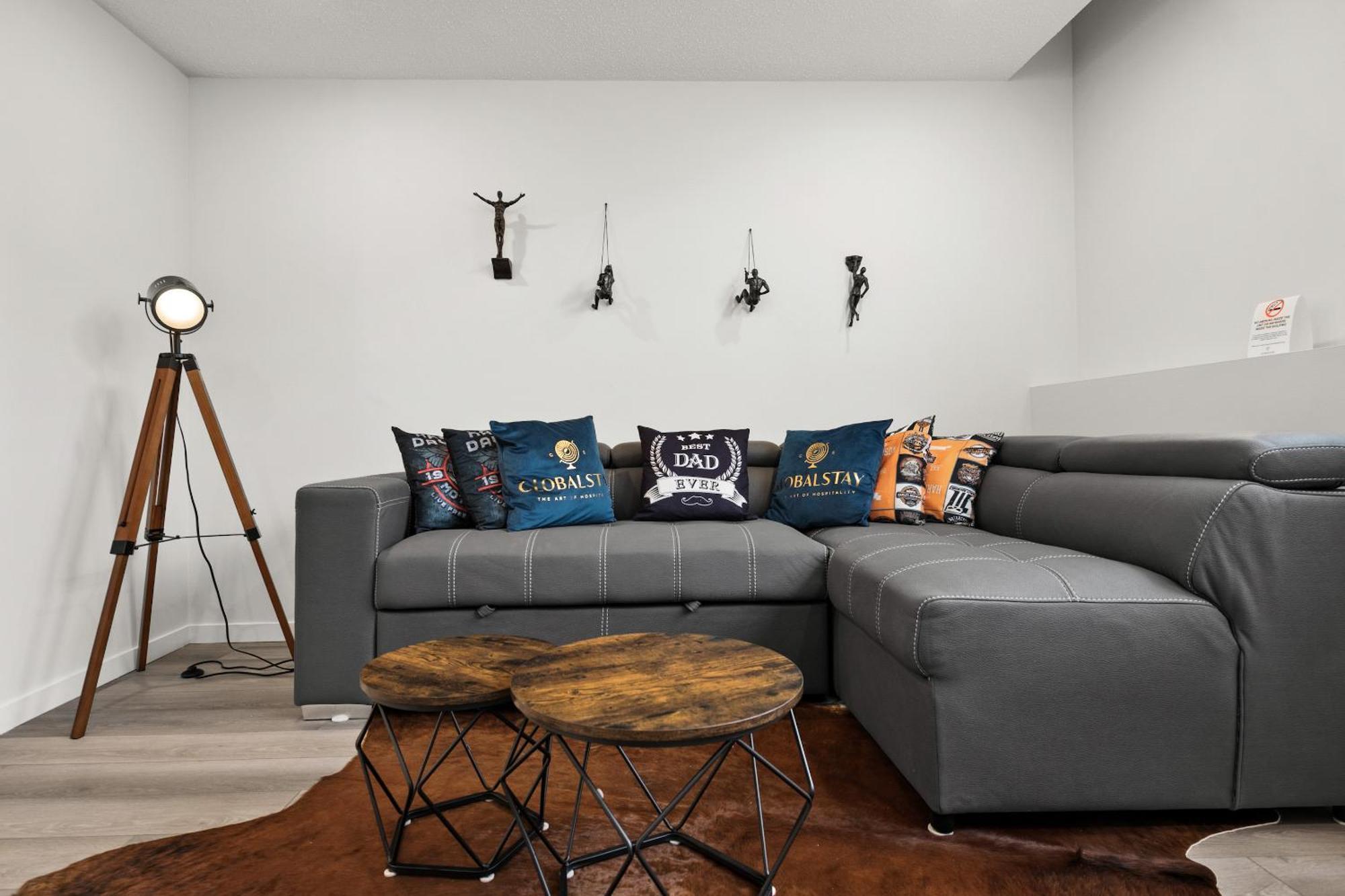 Globalstay New Apartments In Cranbrook Free Street Parking YYC Esterno foto